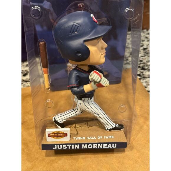 Justin Morneau 2020 Bobblehead Twins Hall of Fame - Picture 11 of 12